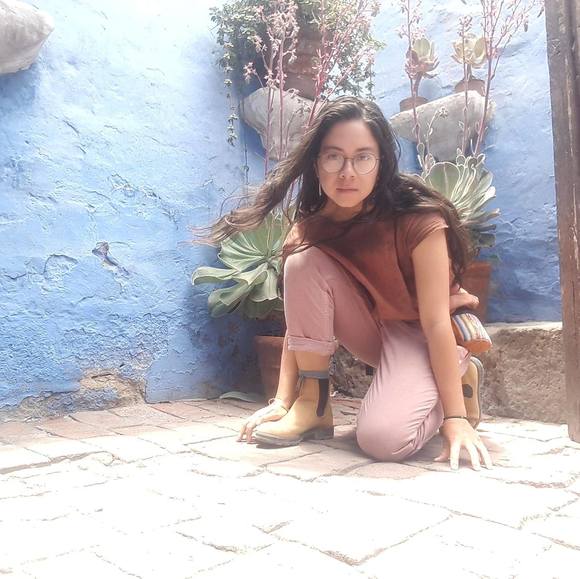 Meet your Posher, Sara - Picture 1 of 1